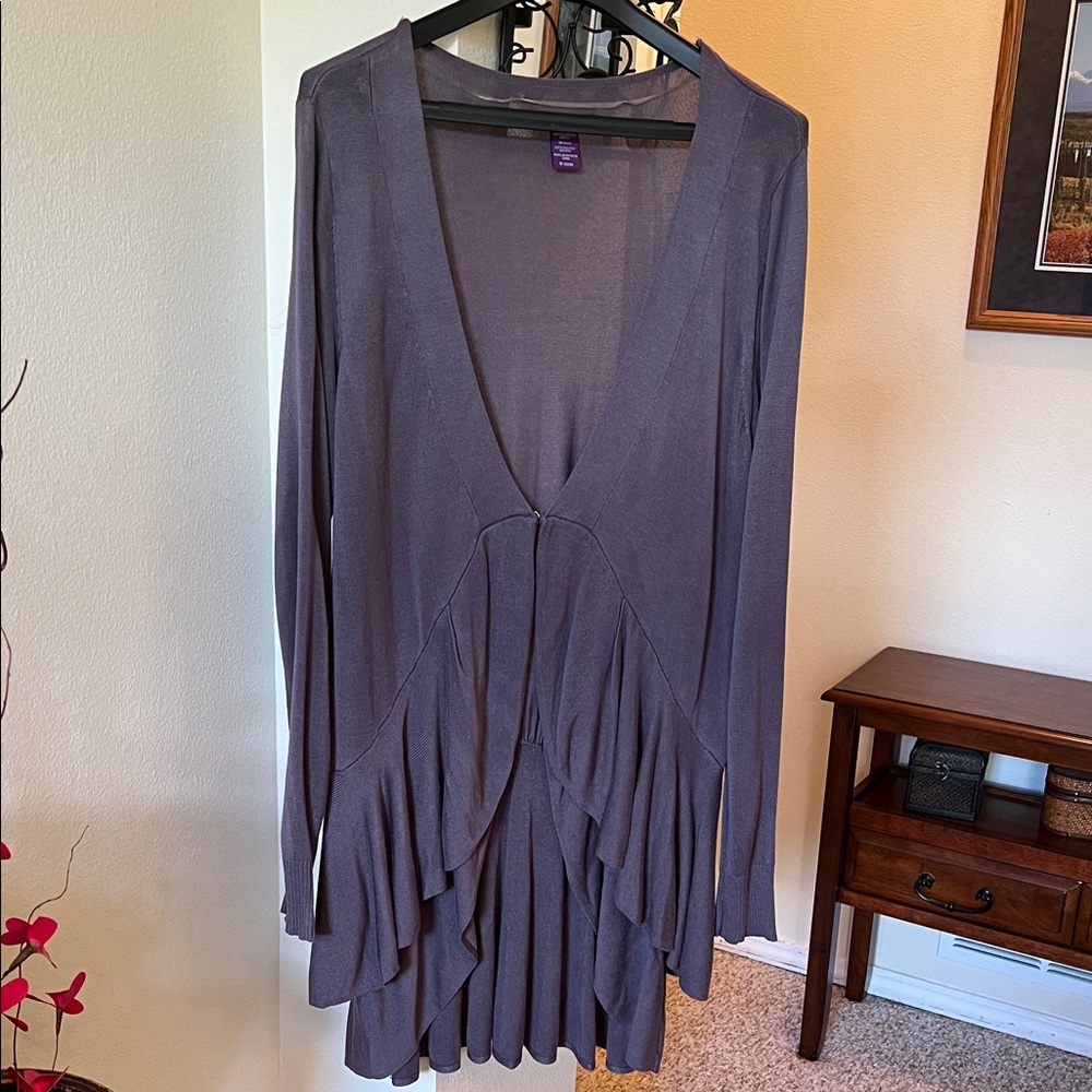Elegant Gray Long Sleeve Sweater